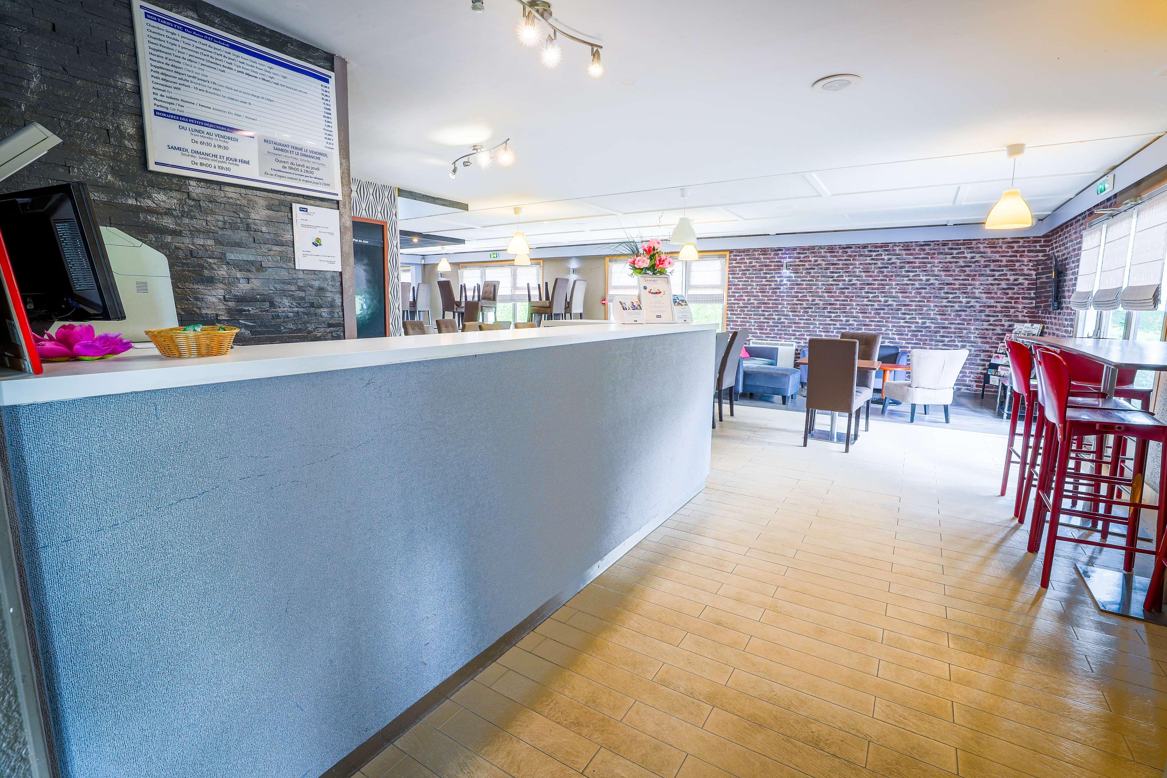 Hotel Restaurant Kyriad De Peronne Exteriér fotografie