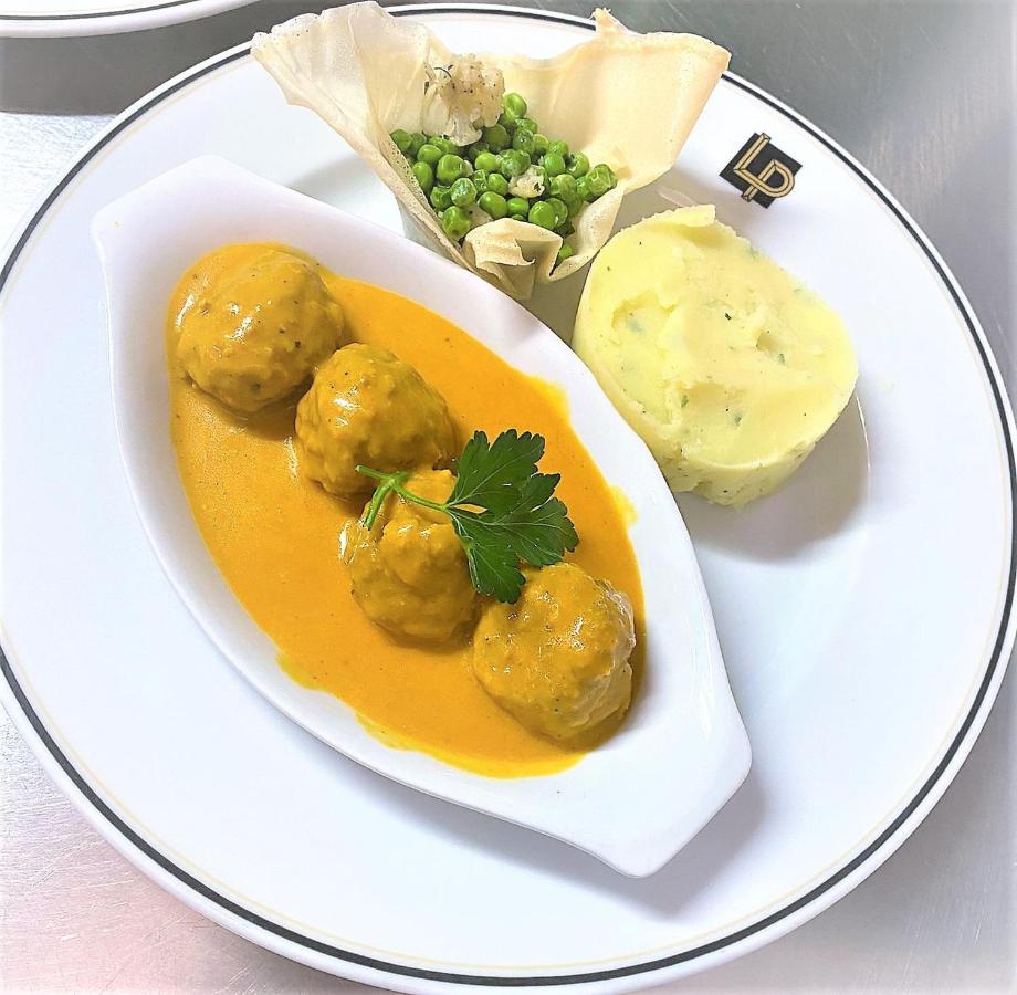 Hotel Restaurant Kyriad De Peronne Exteriér fotografie