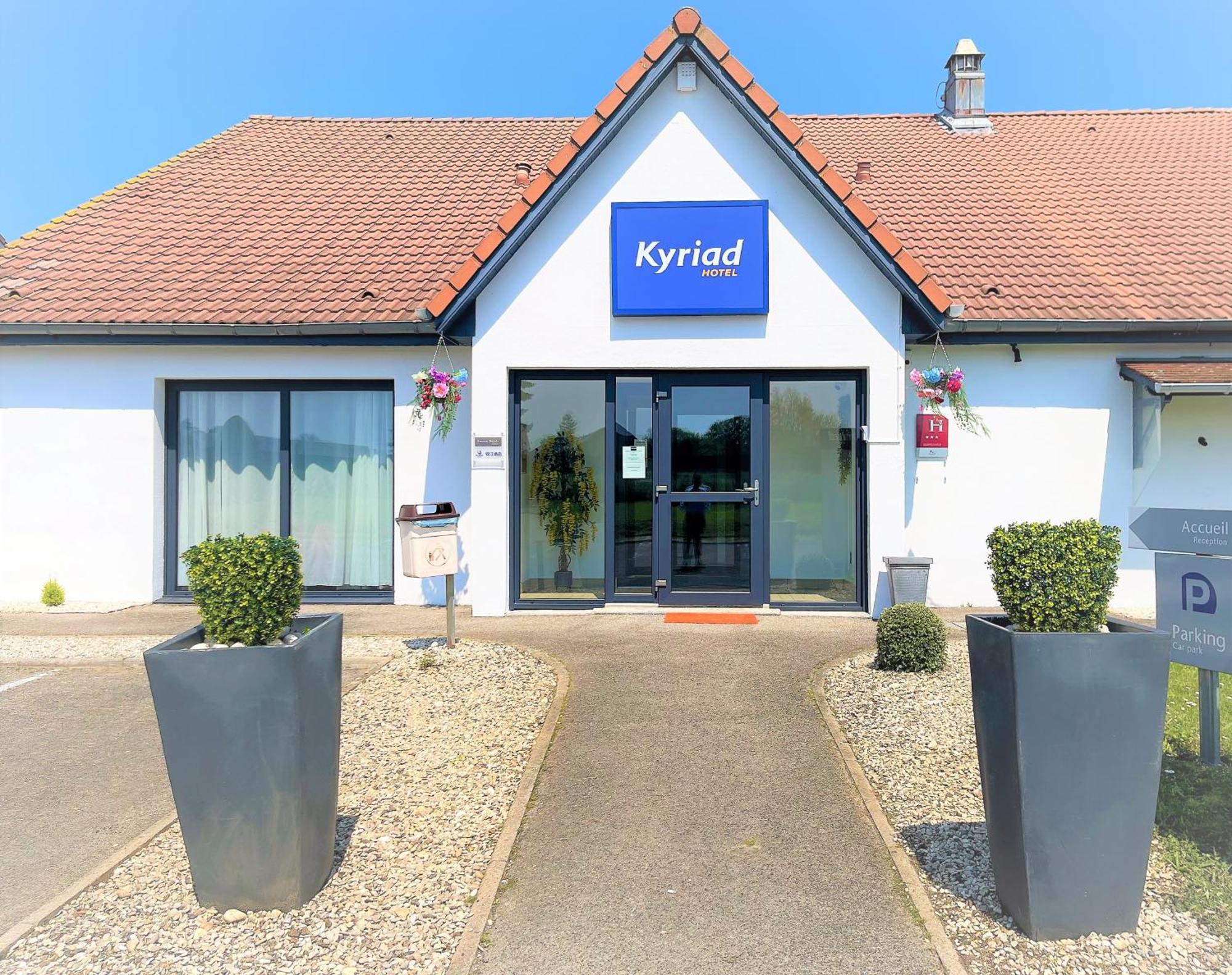 Hotel Restaurant Kyriad De Peronne Exteriér fotografie